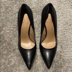 WORN ONCE - Black Pointed Toe Heels